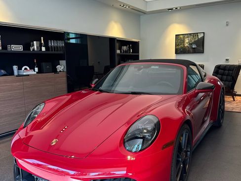 Certified 2026 Porsche 911 Targa 4 GTS AWD/4WD image 2