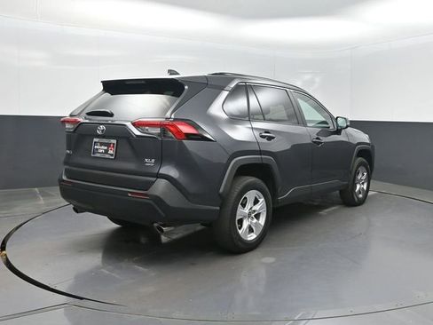 Used 2025 Toyota RAV4 XLE image 31
