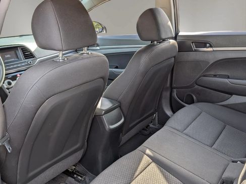 Used 2019 Hyundai Elantra SE w/ Cargo Package FWD image 14