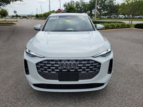 Used 2025 Audi Q5 Premium w/ 19" Wheel Package AWD/4WD image 2