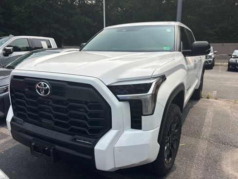 Used 2025 Toyota Tundra SR5 w/ SR5 Premium Package AWD/4WD image 2