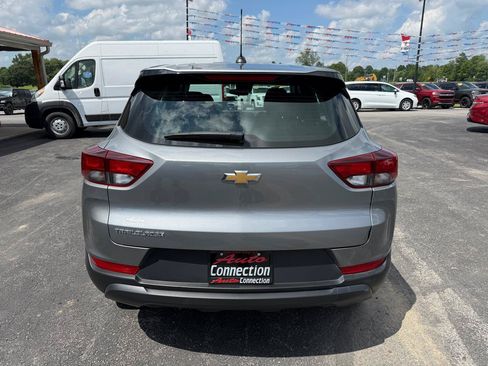 Used 2024 Chevrolet TrailBlazer LS FWD image 5