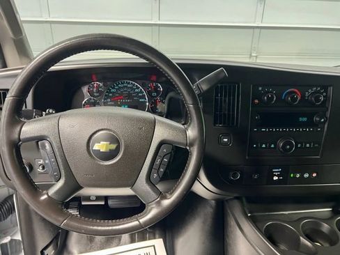 Used 2020 Chevrolet Express 2500 w/ Enhanced Convenience Package image 7