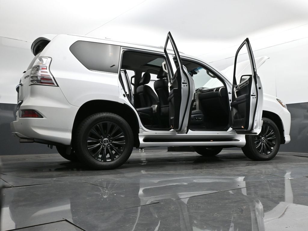 Used 2016 Lexus GX 460 w/ Premium Package AWD/4WD image 39
