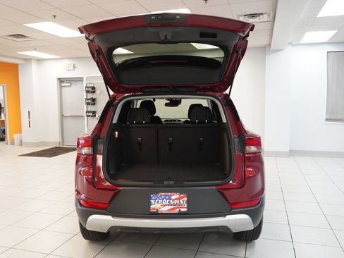 Used 2023 Chevrolet TrailBlazer LT w/ Convenience Package FWD image 9