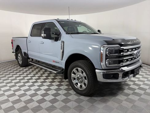 Used 2025 Ford F350 Lariat AWD/4WD image 1