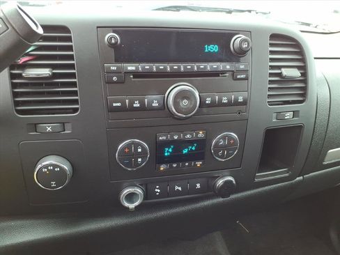 Used 2010 GMC Sierra 2500 SLE w/ SLE Preferred Package image 23