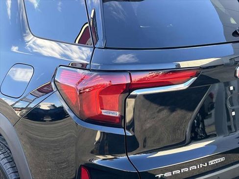 Certified 2025 GMC Terrain Elevation image 10