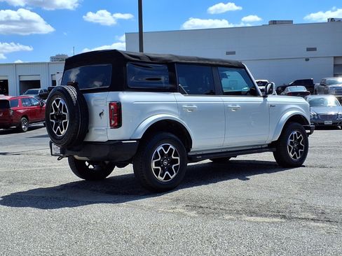Used 2022 Ford Bronco Outer Banks AWD/4WD image 6