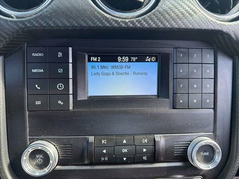 Used 2022 Ford Mustang Coupe RWD image 17