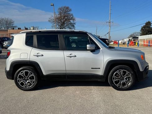 Used 2017 Jeep Renegade Limited image 2