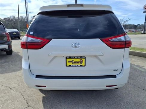 Used 2020 Toyota Sienna image 3