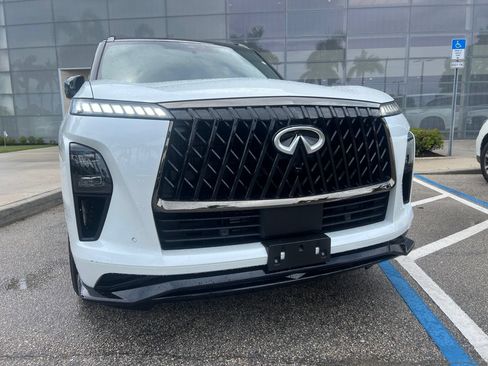 Used 2026 INFINITI QX80 4WD w/ Sport Exterior Package image 4
