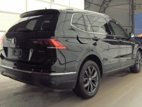 Used 2022 Volkswagen Tiguan SE image 9