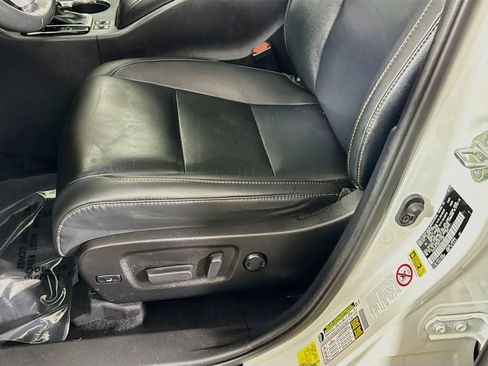Certified 2019 Toyota Highlander XLE AWD/4WD image 26