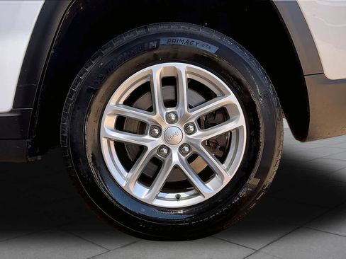 Used 2023 Jeep Grand Cherokee L Laredo AWD/4WD image 12
