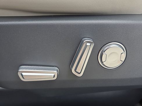 New 2026 Lincoln Nautilus Reserve image 16