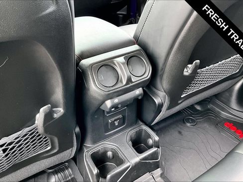 Used 2026 Jeep Gladiator Rubicon w/ Steel Power Dome Hood Package AWD/4WD image 12
