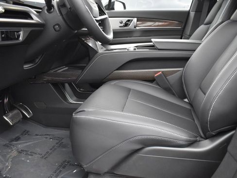 New 2026 Cadillac Vistiq Sport w/ LPO, Floor Liner Package image 12