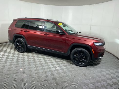 Used 2023 Jeep Grand Cherokee L Laredo image 15