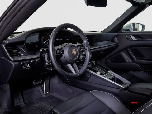 Certified 2024 Porsche 911 Carrera image 4