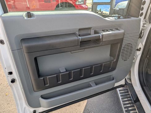 Used 2012 Ford F250 XLT w/ XLT Premium Pkg image 32