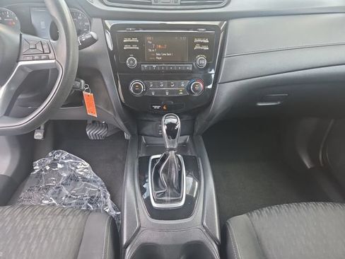 Used 2017 Nissan Rogue S FWD image 11