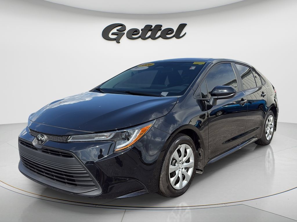 Used 2026 Toyota Corolla LE FWD image 1