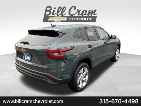 New 2026 Chevrolet Trax LS w/ LS Convenience Package image 32
