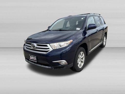 Used 2011 Toyota Highlander SE w/ Tow Pkg AWD/4WD image 11