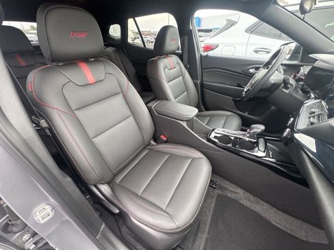 Used 2025 Chevrolet Trax RS w/ Sunroof Package FWD image 15
