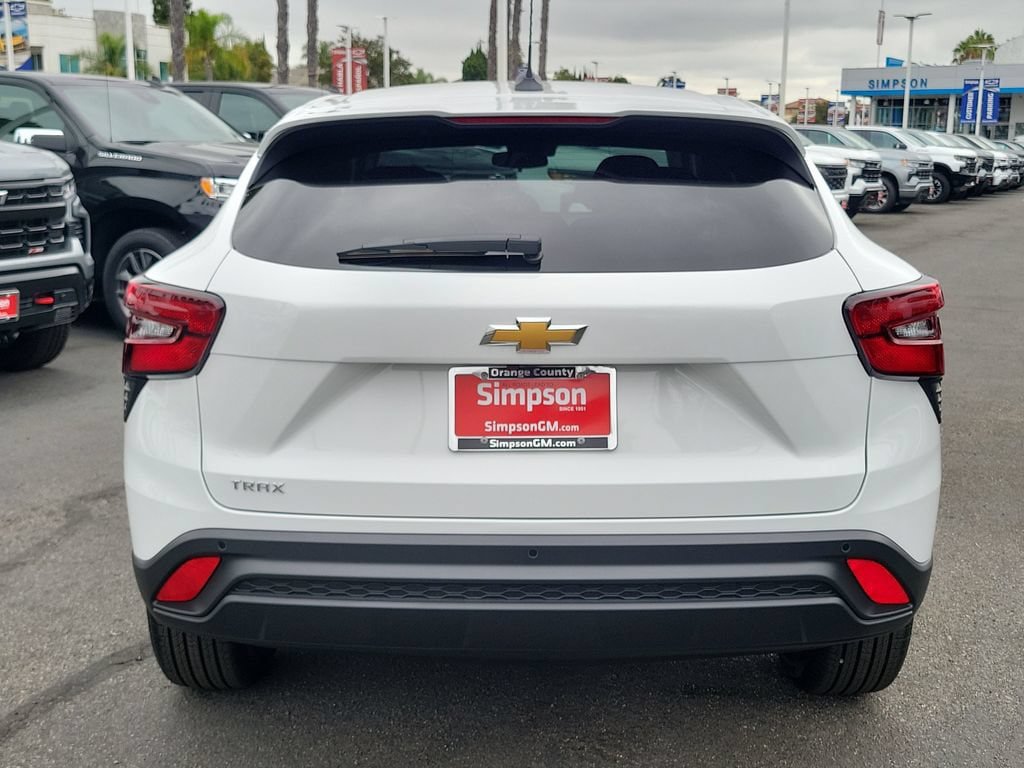 New 2026 Chevrolet Trax LS w/ LS Convenience Package FWD image 19