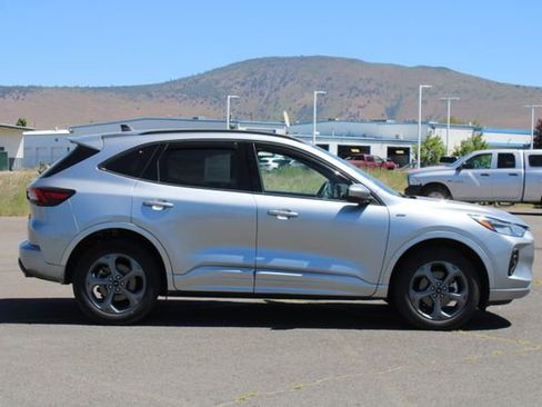 Used 2023 Ford Escape ST-Line Select w/ Tech Pack #1 AWD/4WD image 6