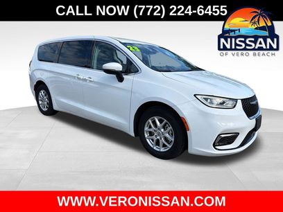 Used 2023 Chrysler Pacifica Touring-L