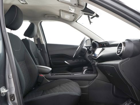 Used 2022 Nissan Kicks SV FWD image 12