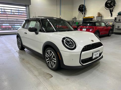 Certified 2025 MINI Cooper 2-Door Hardtop image 7