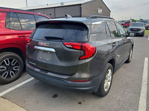 Used 2019 GMC Terrain SLE w/ Driver Convenience Package FWD image 3