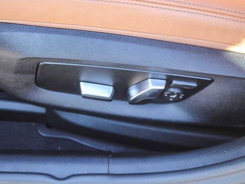 Certified 2023 BMW 530e w/ Convenience Package image 31