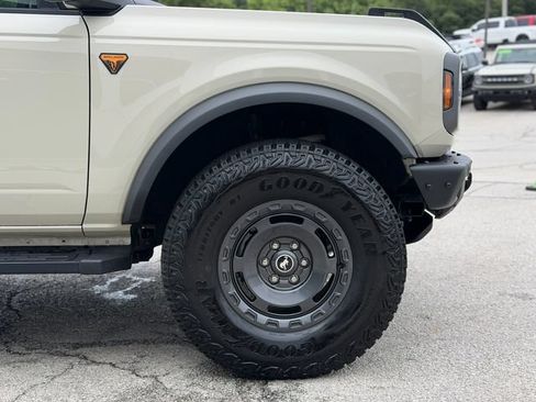Used 2025 Ford Bronco Badlands AWD/4WD image 9