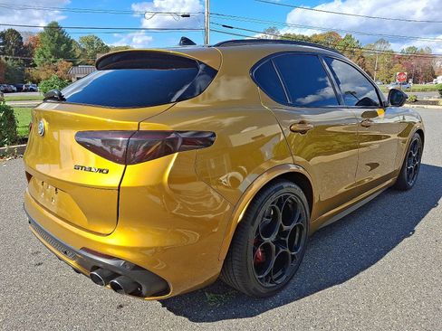Used 2022 Alfa Romeo Stelvio Quadrifoglio w/ Active Assist Plus Package AWD/4WD image 4