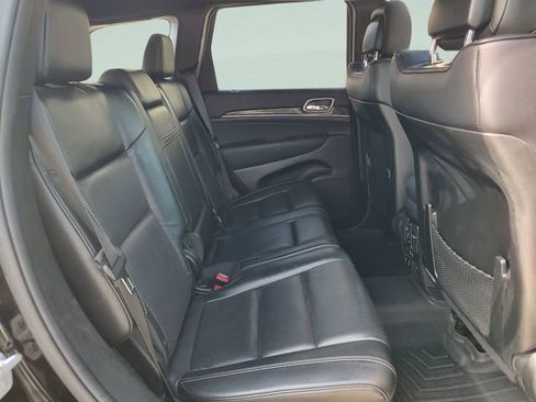 Used 2015 Jeep Grand Cherokee Overland image 32