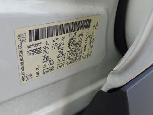 Used 2021 Nissan Rogue SV FWD image 16