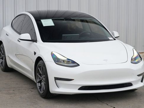 Used 2021 Tesla Model 3 Standard Range Plus image 54