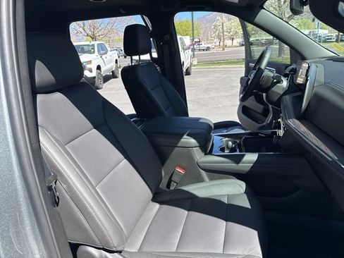 Used 2026 Chevrolet Tahoe Z71 w/ Comfort Package AWD/4WD image 33