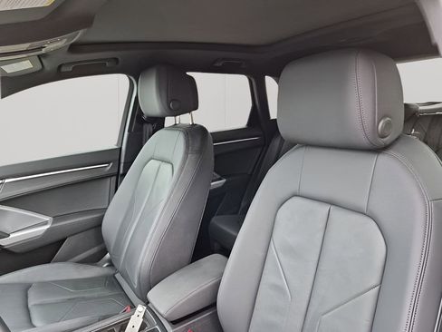 Used 2023 Audi Q3 2.0T Premium Plus w/ Premium Plus Package image 33