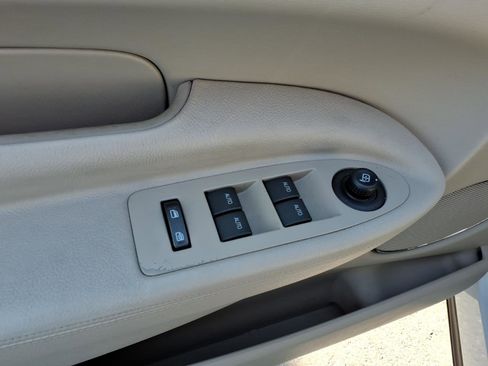 Used 2011 Lincoln MKT 2WD w/ 101A Rapid Spec Order Code image 14