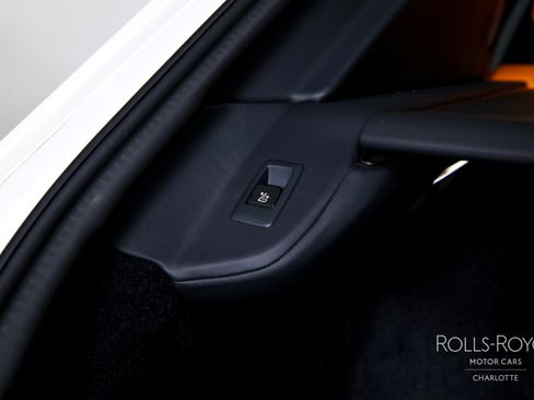 Certified 2025 Rolls-Royce Cullinan image 24