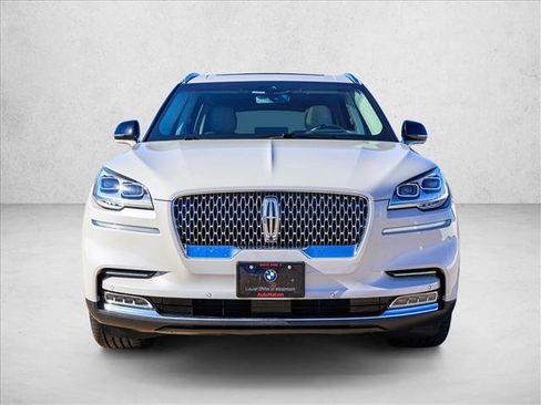 Used 2023 Lincoln Aviator Reserve w/ Equipment Group 201A AWD/4WD image 2