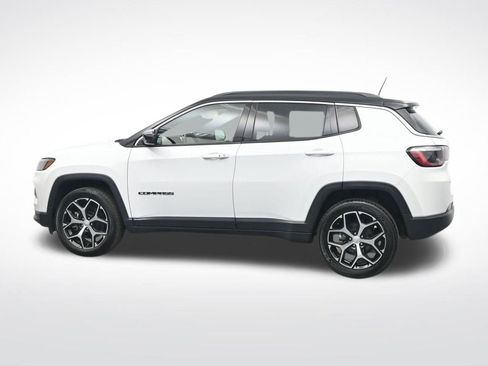 Used 2024 Jeep Compass Limited image 9