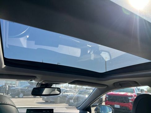 Used 2022 Toyota Camry XSE w/ Carpet Mat Package (TMS) FWD image 9
